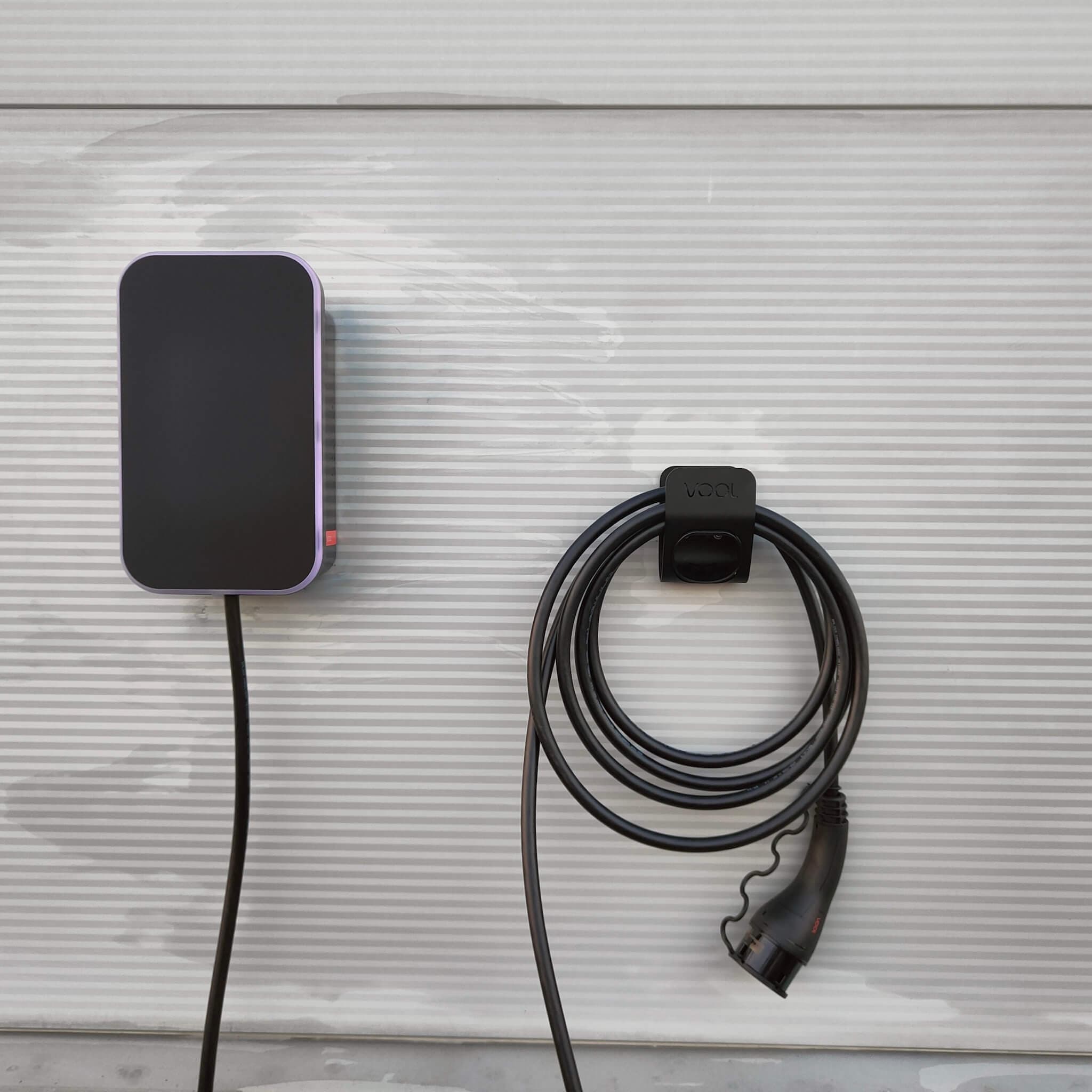 Elektromobil nabíjaný wallboxom 22 kW - inštalácia Voltarea